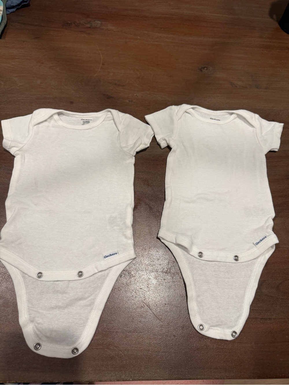 Gerber Set of 2 White Short-Sleeve Baby Onesies 0-3 months